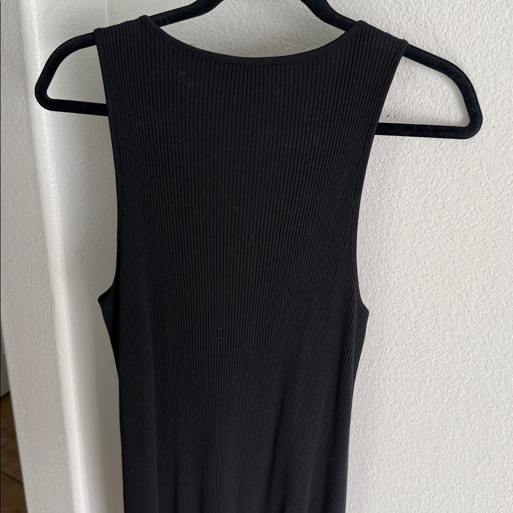 Vince Black Ribbed Tank - Picture 5 of 5